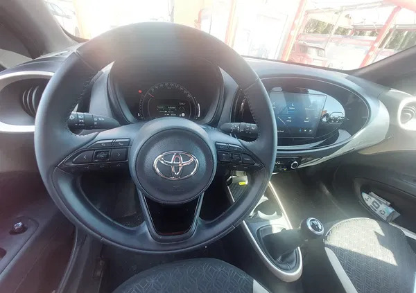 samochody osobowe Toyota Aygo X cena 71900 przebieg: 7780, rok produkcji 2023 z Wieluń